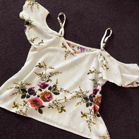 Tops - 3 for $12 Floral cold shoulder top